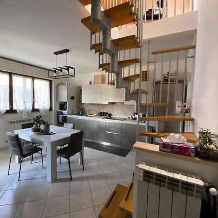 "Come A Casa" - Appartamento Gigi - Self Check In - Ospedale Humanitas - Forum Assago - Tram15 Rozzano Extérieur photo